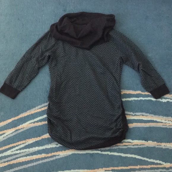 VGUC A Pea In The Pod maternity sweater - Picture 3 of 4